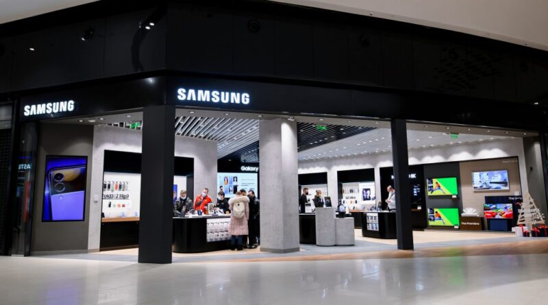 ТРЦ Respublika Park Samsung Experience Store