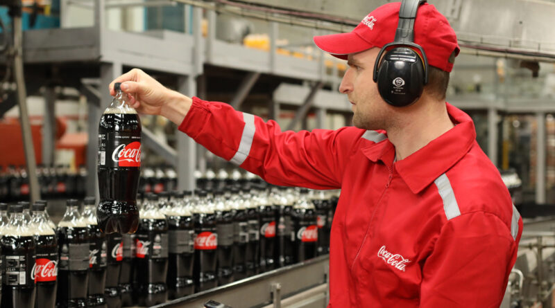 Власник-виробника-Coca-cola-в-Україні-продовжує-роботу-на-ринку-рф