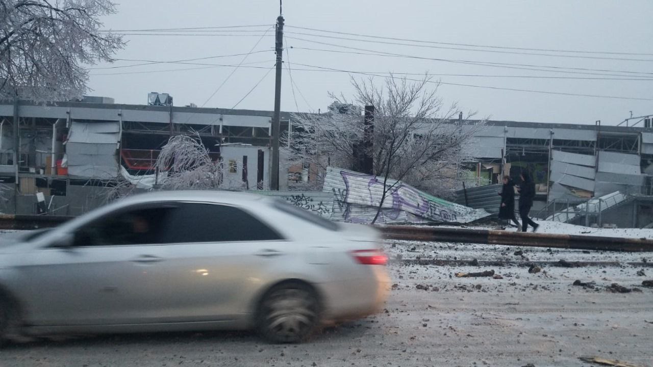 Российская ракета попала в торговый центр в Кривом Роге (видео) |  Украинский Совет Торговых Центров