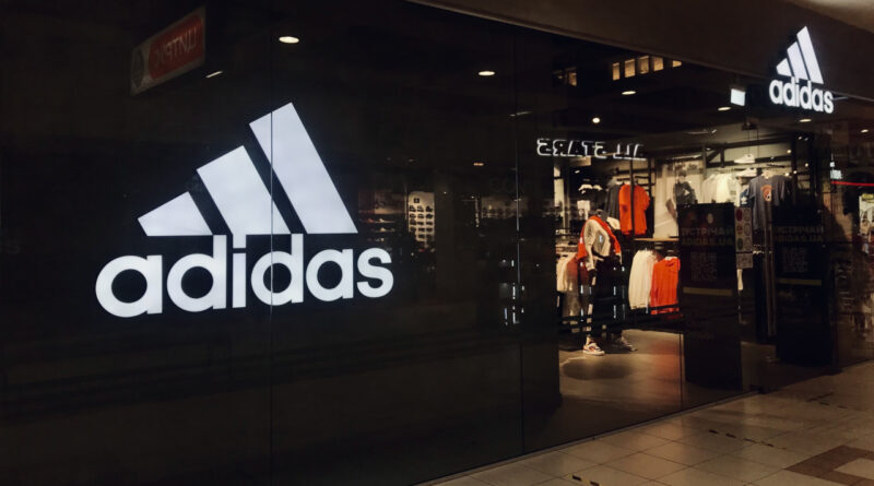 Adidas-потрапив-у-корупційний-скандал-в-Китаї---менеджерів-звинувачують-у-хабарництві