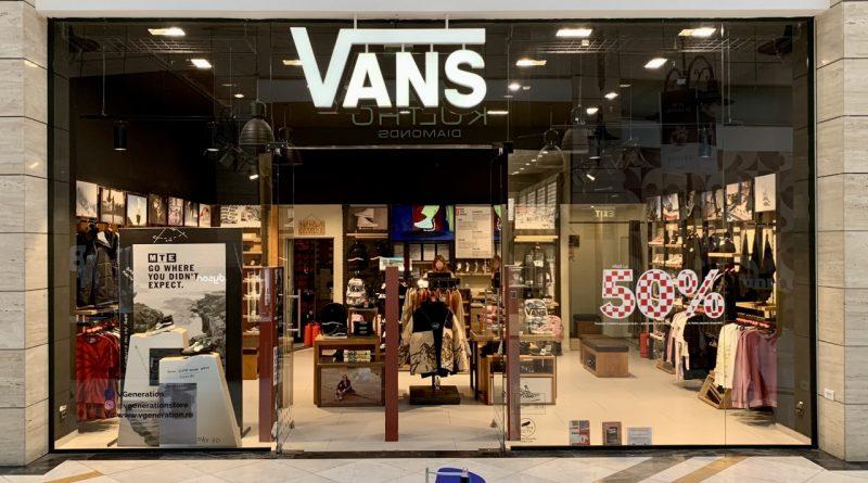 Власник-Vans-та-The-North-Face-фіксує-зниження-продажів-у-новому-фінансовому-році