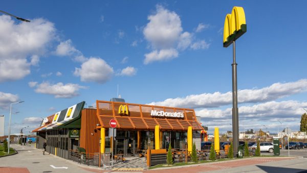 Mcdonald's-продовжує-відмовлятися-від-пластику.-З-ресторанів-зникнуть-пластикові-трубочки