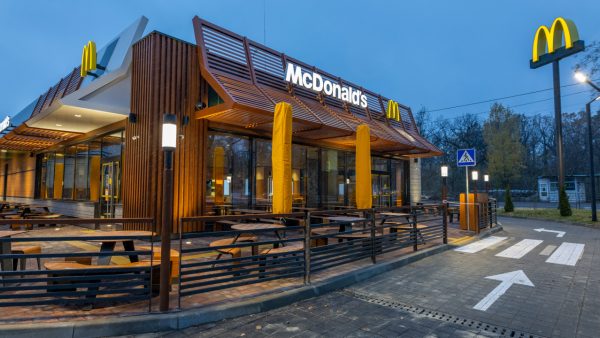 Mcdonald's-відкрив-новий-заклад-біля-Академмістечка-в-Києві-(фото)