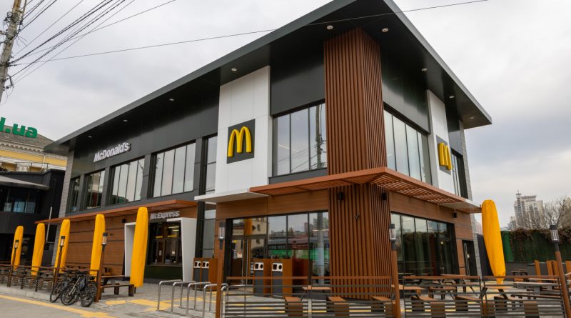 Перший-Mcdonald's-з-ліфтом.-Мережа-відкрила-оновлений-ресторан-на-Вокзальній-(фото)