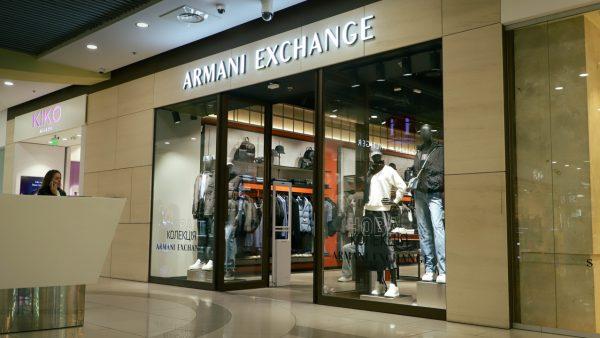 У-ТРЦ-Gulliver-відкрився-офіційний-магазин-Armani-Exchange-(фото)